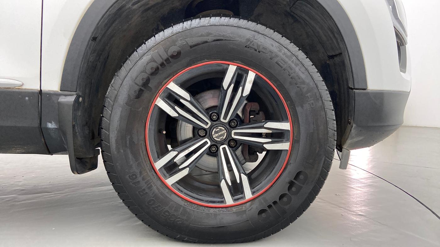2020 Tata Harrier XM 2.0L Kryotec, Diesel, Manual, 17,974 km, Right Front Wheel