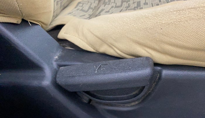 2014 Hyundai i20 SPORTZ 1.2, Petrol, Manual, 70,783 km, Driver Side Adjustment Panel