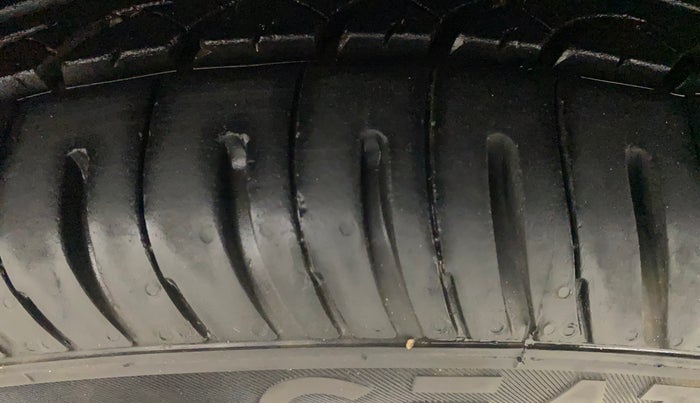 2014 Hyundai i20 SPORTZ 1.2, Petrol, Manual, 70,783 km, Left Front Tyre Tread