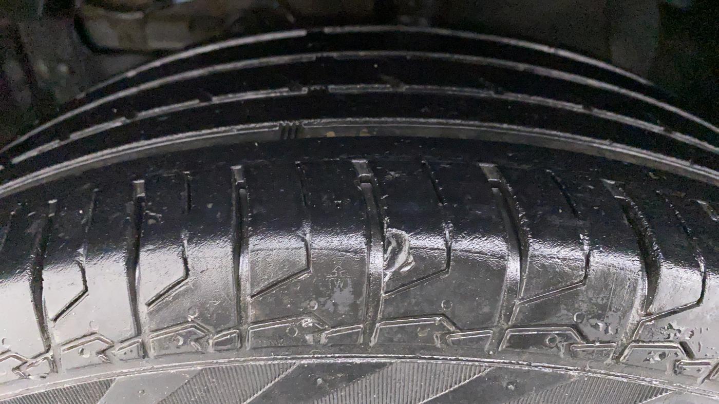 2019 Maruti Vitara Brezza ZDI AMT, Diesel, Automatic, 42,124 km, Left Front Tyre Tread