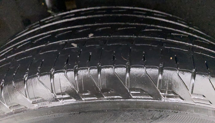2019 Maruti Vitara Brezza ZDI AMT, Diesel, Automatic, 42,124 km, Right Rear Tyre Tread
