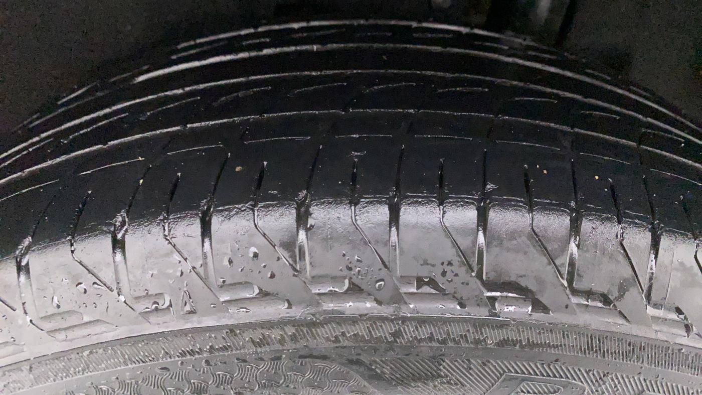 2019 Maruti Vitara Brezza ZDI AMT, Diesel, Automatic, 42,124 km, Left Rear Tyre Tread