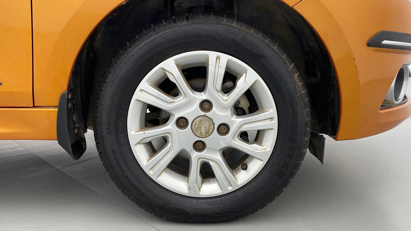 2016 Tata Tiago XZ 1.2 REVOTRON, Petrol, Manual, 33,848 km, Right Front Wheel