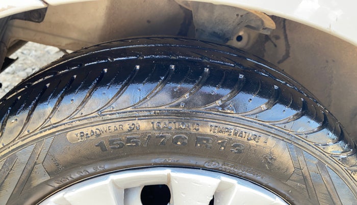 2017 Hyundai Eon ERA +, CNG, Manual, 51,034 km, Left Front Tyre Tread