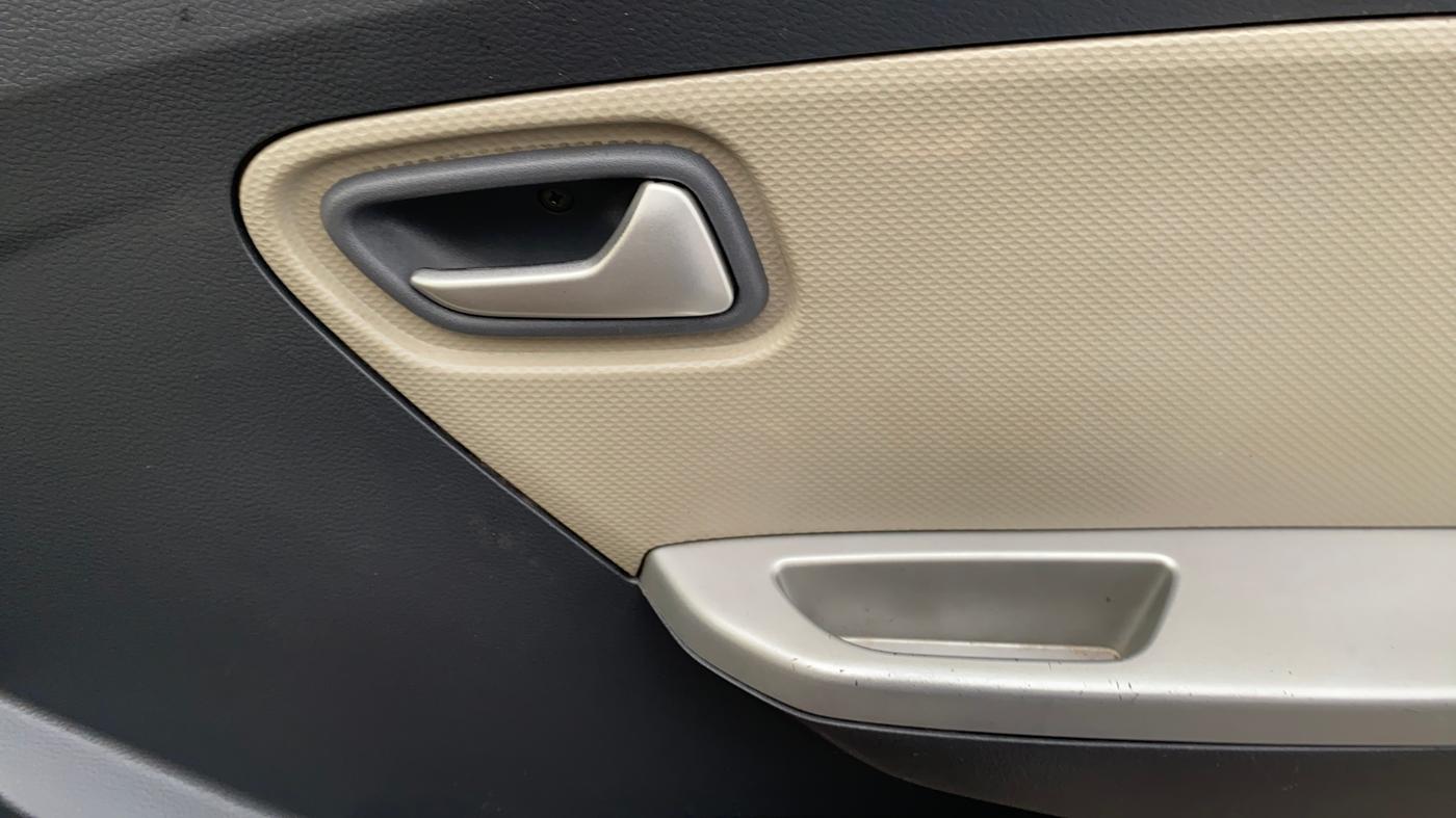 2016 Maruti Alto K10 VXI, Petrol, Manual, 43,818 km, Driver Side Door Panels Control