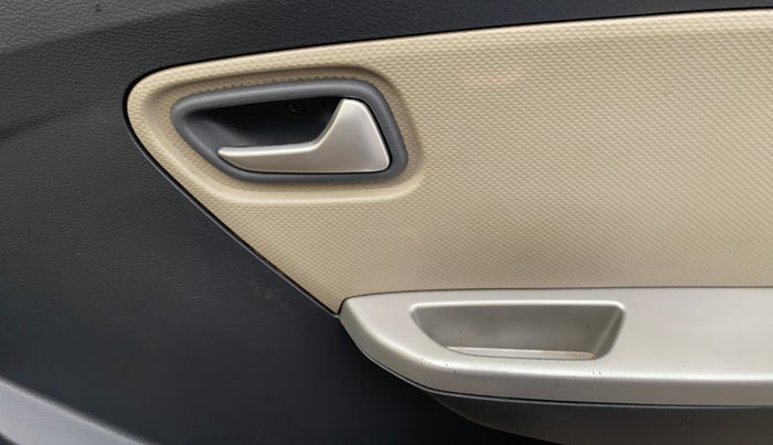 2016 Maruti Alto K10 VXI, Petrol, Manual, 43,803 km, Driver Side Door Panels Control