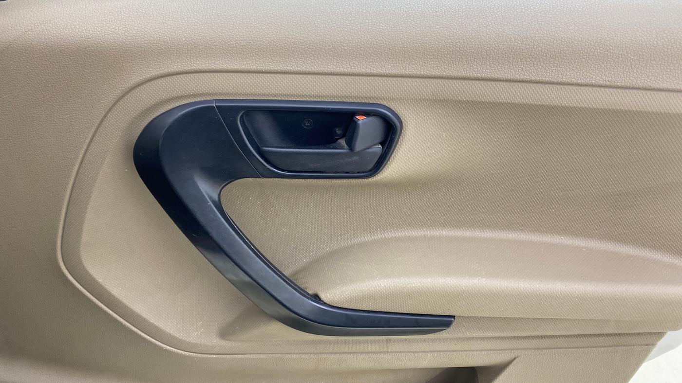 2023 Mahindra BOLERO NEO N 4, Diesel, Manual, 1,41,046 km, Driver Side Door Panels Control