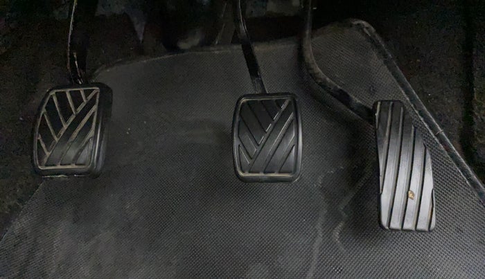 2017 Maruti Wagon R 1.0 VXI, Petrol, Manual, 31,574 km, Pedals
