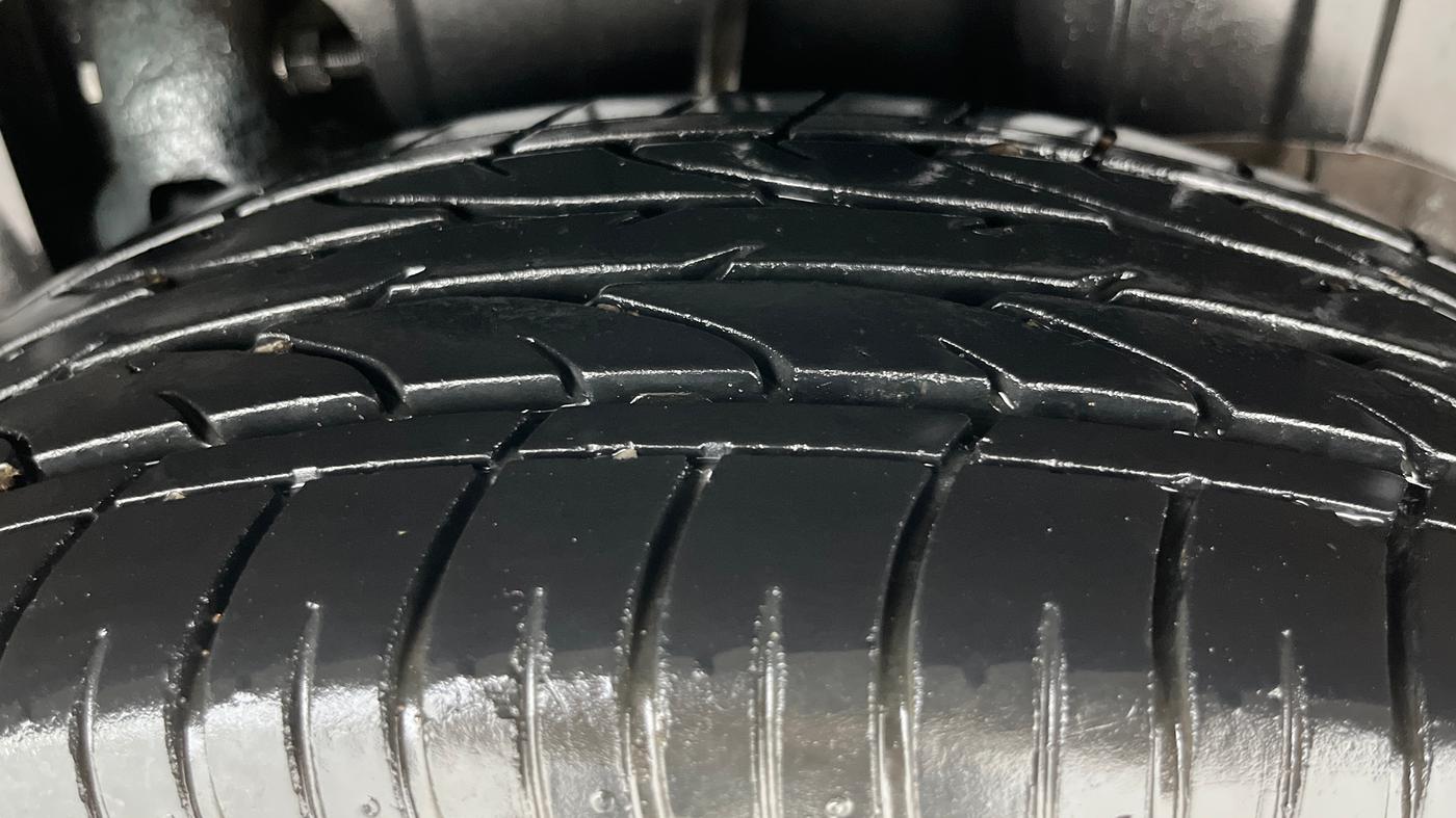 2023 Mahindra XUV300 W8 (O) 1.2 PETROL AMT, Petrol, Automatic, 35,603 km, Left Rear Tyre Tread