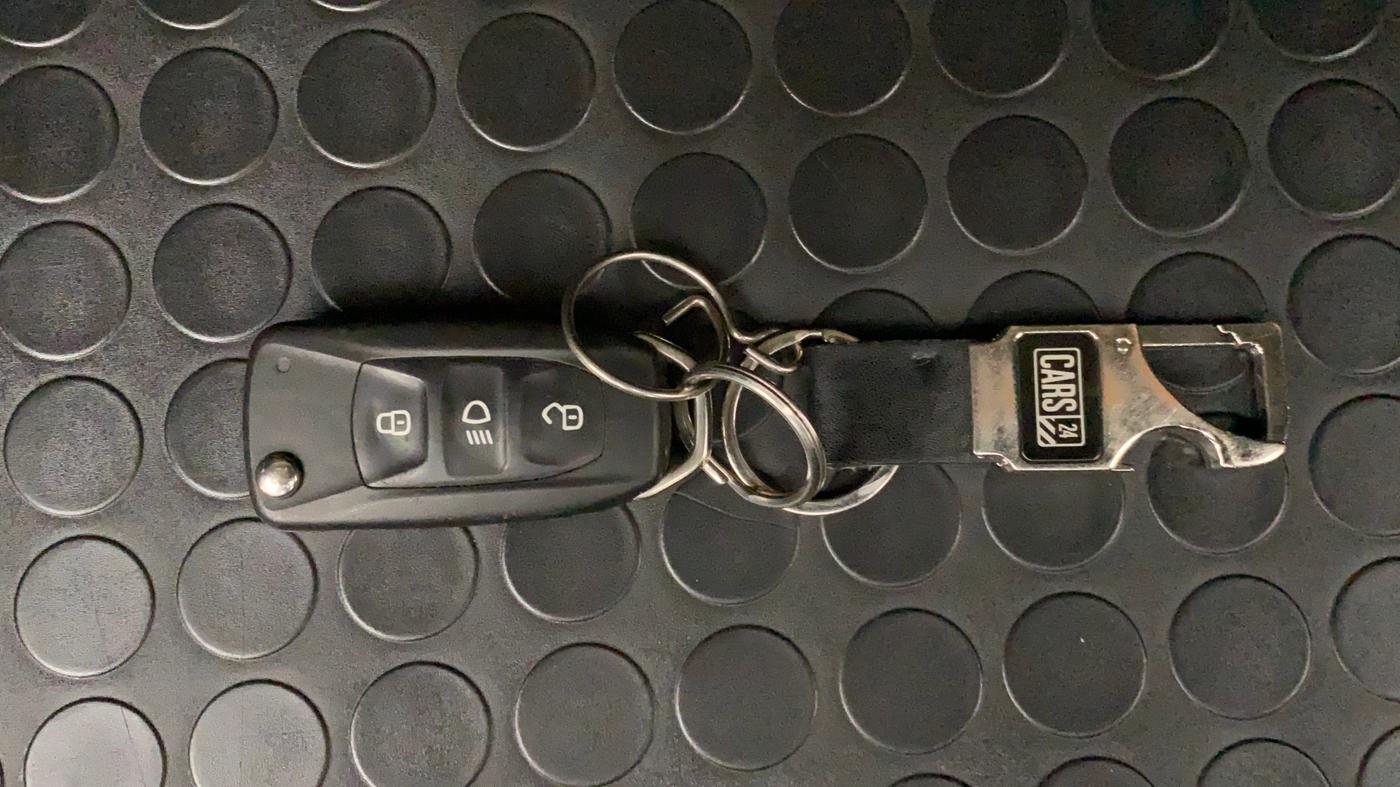 2018 Tata TIGOR XZ PLUS PETROL, Petrol, Manual, 39,682 km, Key Close Up