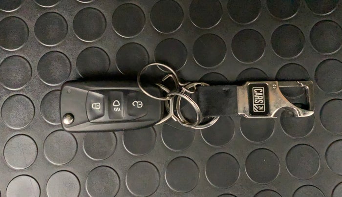 2018 Tata TIGOR XZ PLUS PETROL, Petrol, Manual, 39,682 km, Key Close Up