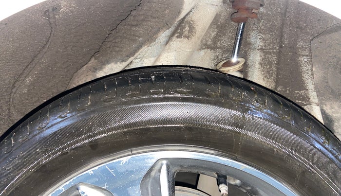 2018 Hyundai Verna 1.6 CRDI SX, Diesel, Manual, 1,20,885 km, Left Rear Tyre Tread