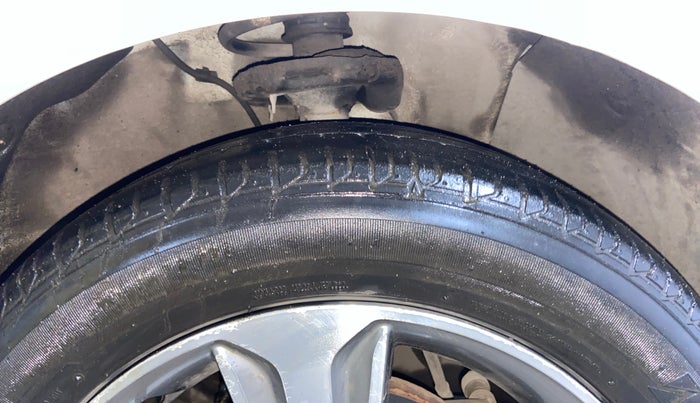2018 Hyundai Verna 1.6 CRDI SX, Diesel, Manual, 1,20,885 km, Right Front Tyre Tread