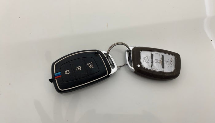 2017 Hyundai Elite i20 ASTA 1.2 (O), Petrol, Manual, 66,441 km, Key Close Up