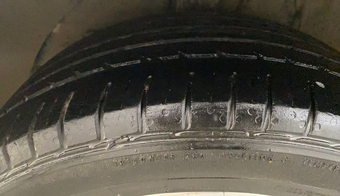 2017 Hyundai Elite i20 ASTA 1.2 (O), Petrol, Manual, 66,441 km, Right Rear Tyre Tread