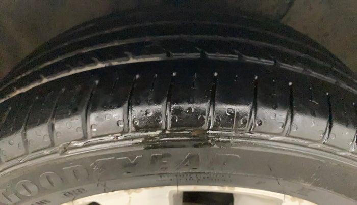 2017 Hyundai Elite i20 ASTA 1.2 (O), Petrol, Manual, 66,441 km, Right Front Tyre Tread