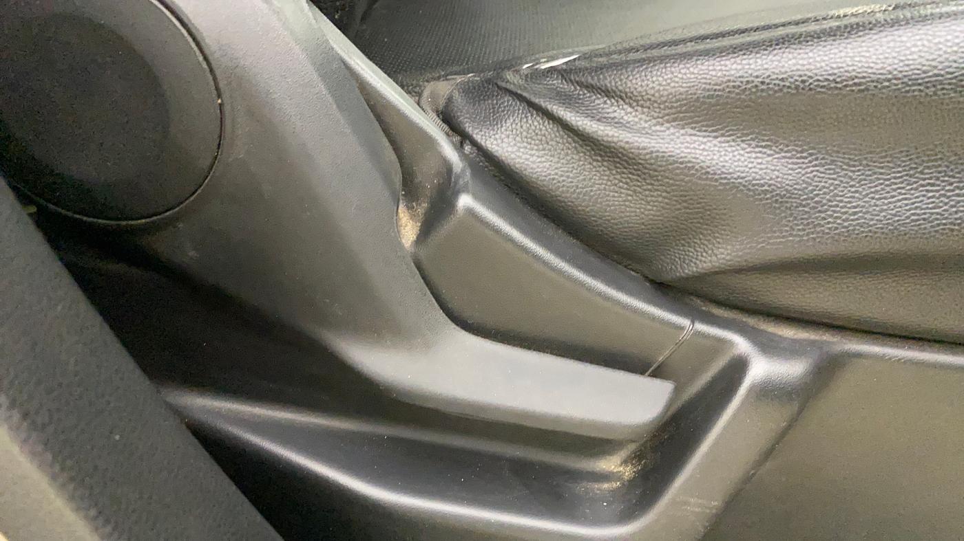 2021 Maruti New Wagon-R VXI 1.2, Petrol, Manual, 27,197 km, Driver Side Adjustment Panel