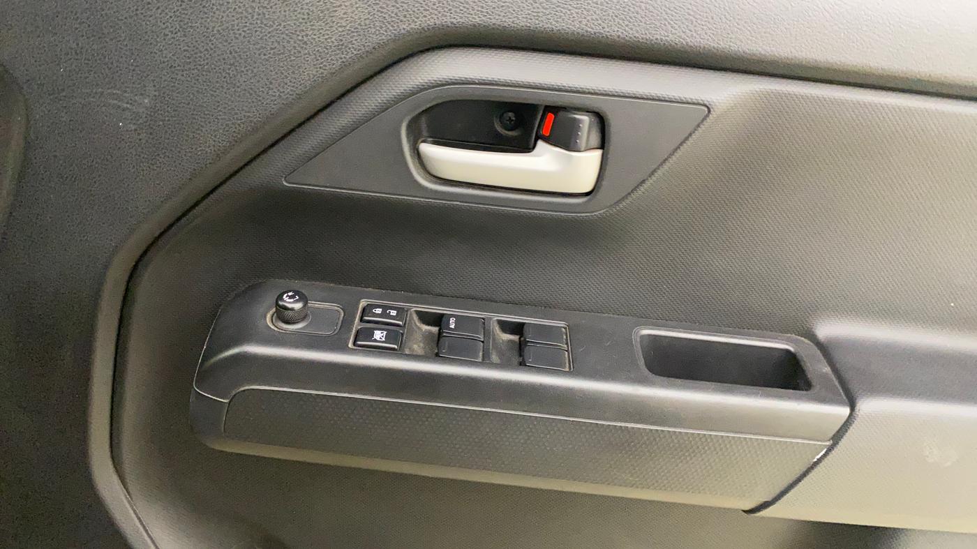 2021 Maruti New Wagon-R VXI 1.2, Petrol, Manual, 27,197 km, Driver Side Door Panels Control