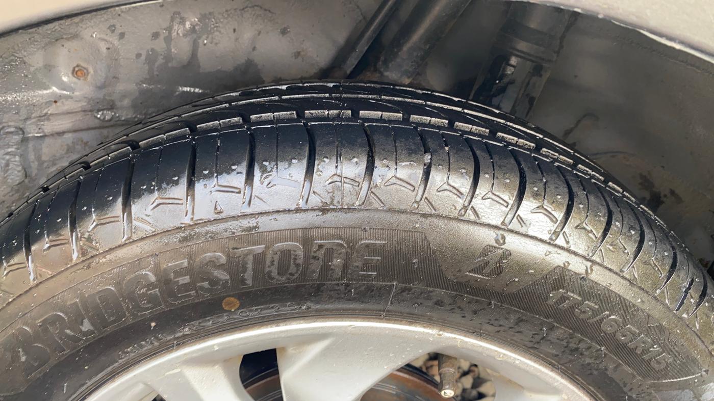 2020 Honda Amaze 1.2L I-VTEC VX, CNG, Manual, 52,480 km, Left Rear Tyre Tread