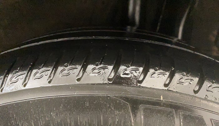 2021 KIA SONET HTX 1.5, Diesel, Manual, 47,370 km, Left Rear Tyre Tread