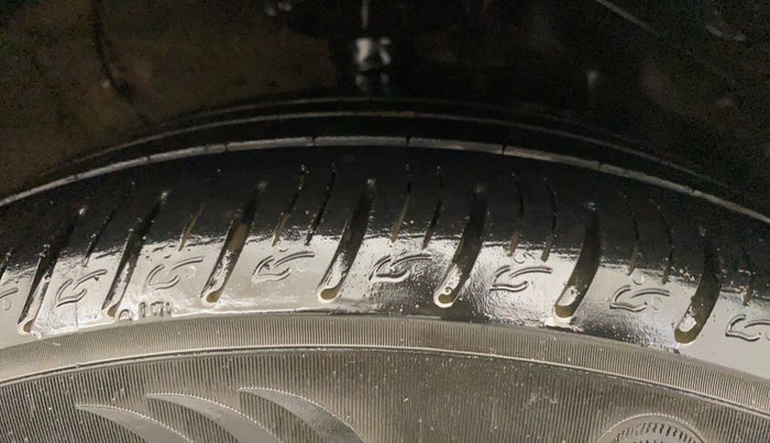 2021 KIA SONET HTX 1.5, Diesel, Manual, 47,370 km, Right Front Tyre Tread