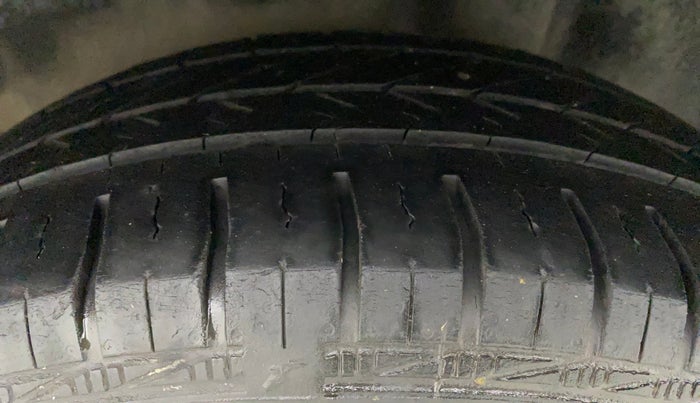 2017 Volkswagen Polo TRENDLINE 1.2L PETROL, Petrol, Manual, 92,205 km, Left Rear Tyre Tread