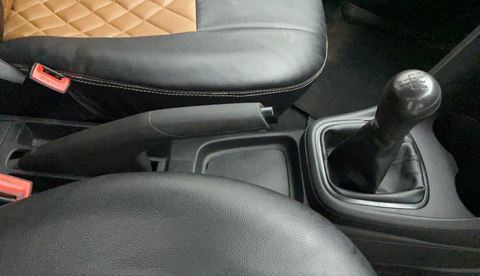 2017 Volkswagen Polo TRENDLINE 1.2L PETROL, Petrol, Manual, 92,205 km, Gear Lever