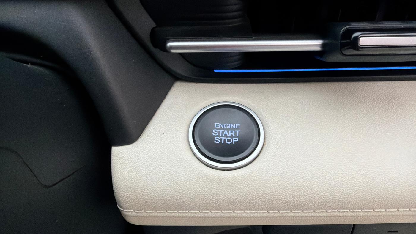 2024 Hyundai Verna SX(O) 1.5 MPI IVT , Petrol, Automatic, 11,741 km, Keyless Start/ Stop Button