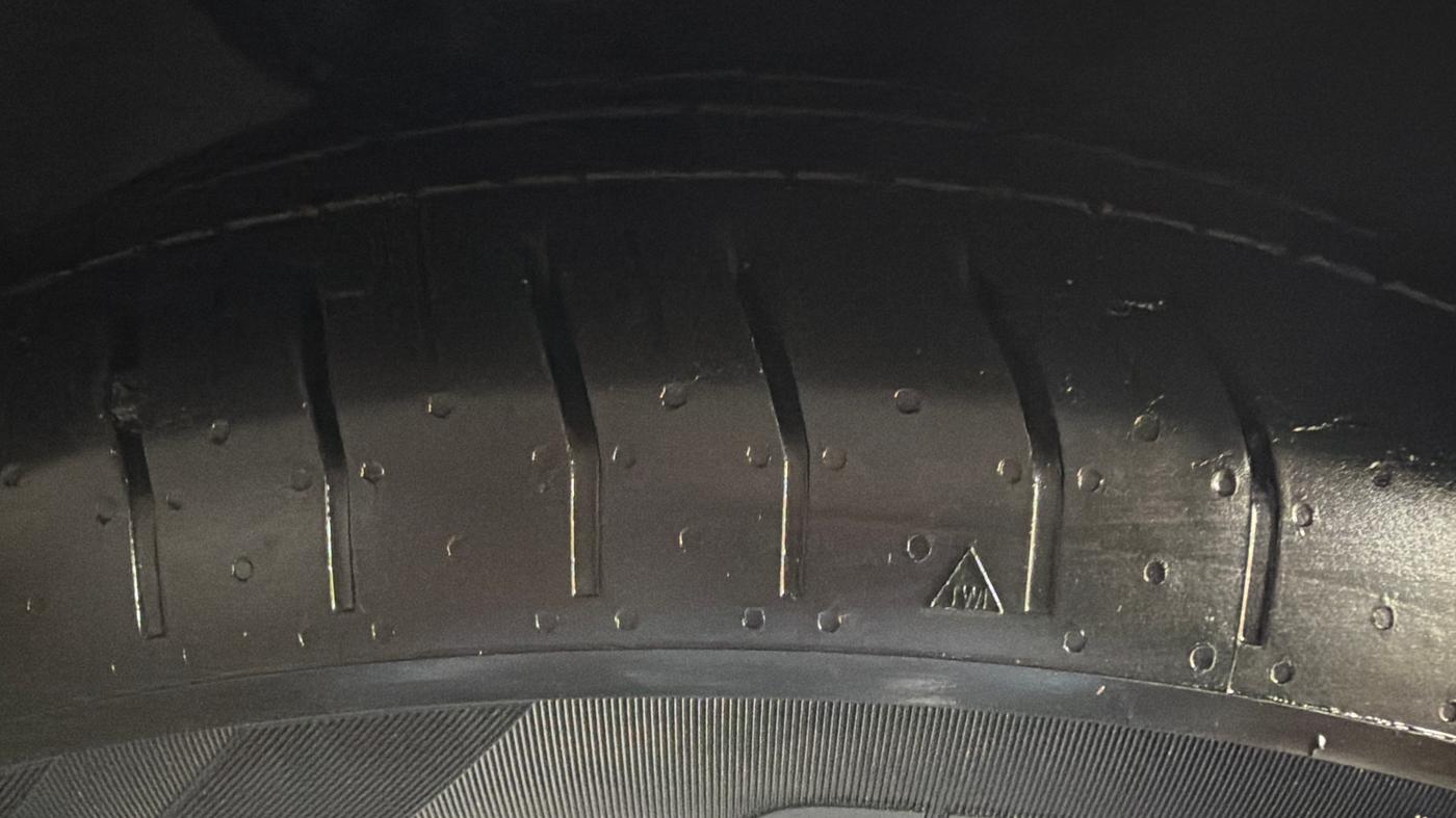 2024 Hyundai Verna SX(O) 1.5 MPI IVT , Petrol, Automatic, 11,741 km, Left Front Tyre Tread