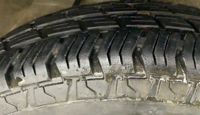 2017 Maruti Alto 800 VXI, Petrol, Manual, 37,773 km, Right Front Tyre Tread