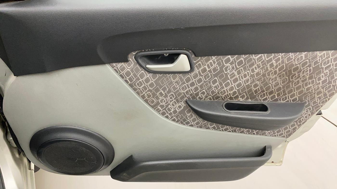2017 Maruti Alto 800 VXI, Petrol, Manual, 37,773 km, Driver Side Door Panels Control