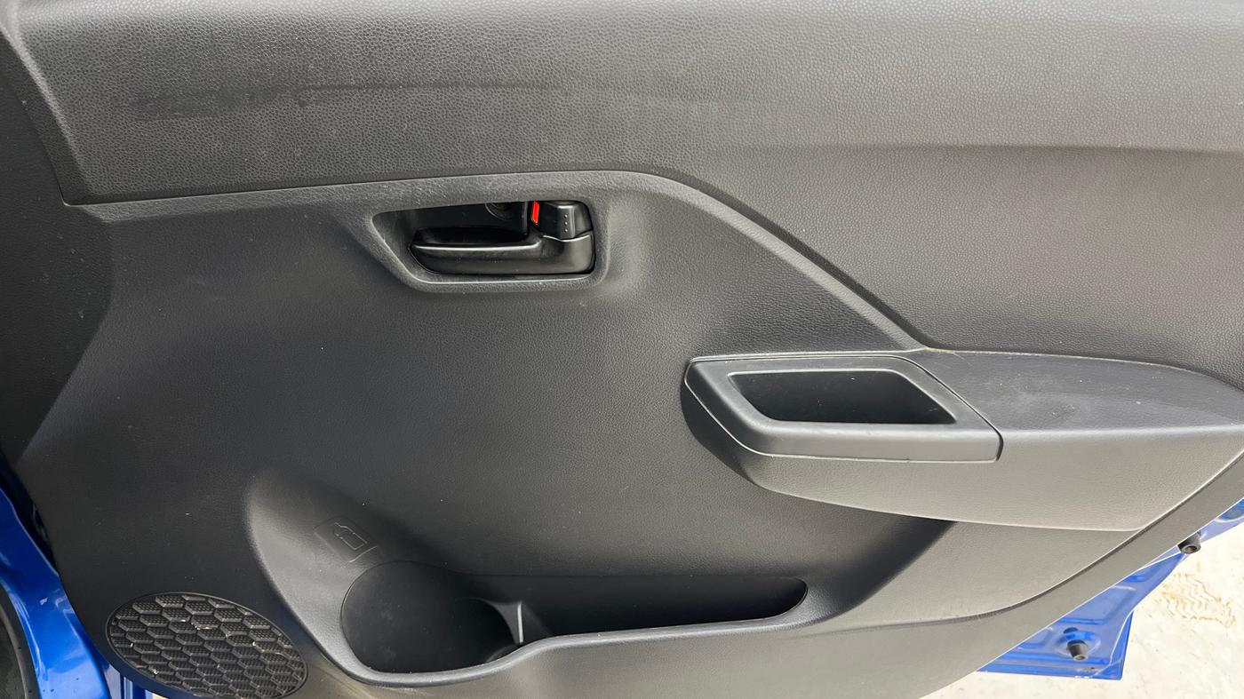2022 Maruti Alto K10 VXI, Petrol, Manual, 43,986 km, Driver Side Door Panels Control