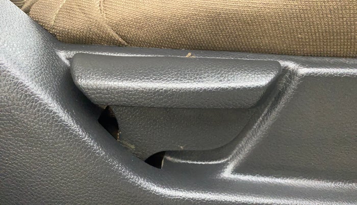 2014 Hyundai Eon MAGNA +, Petrol, Manual, 68,830 km, Driver Side Adjustment Panel