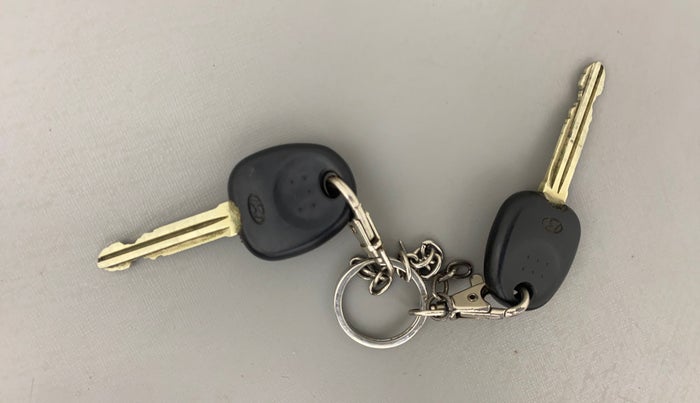 2014 Hyundai Eon MAGNA +, Petrol, Manual, 68,830 km, Key Close Up