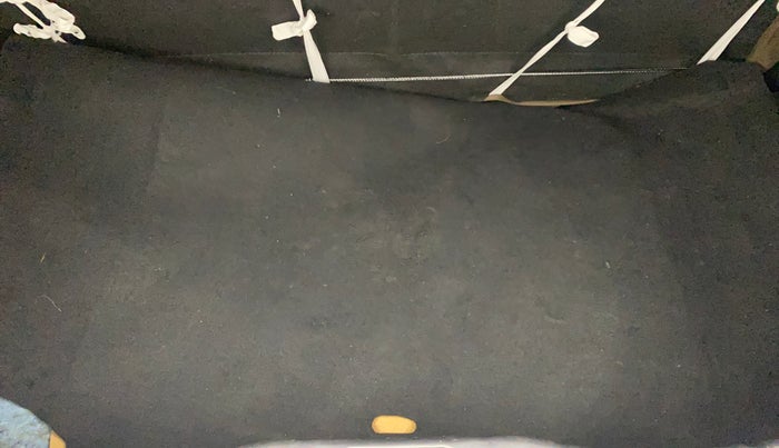 2014 Hyundai Eon MAGNA +, Petrol, Manual, 68,830 km, Boot Inside