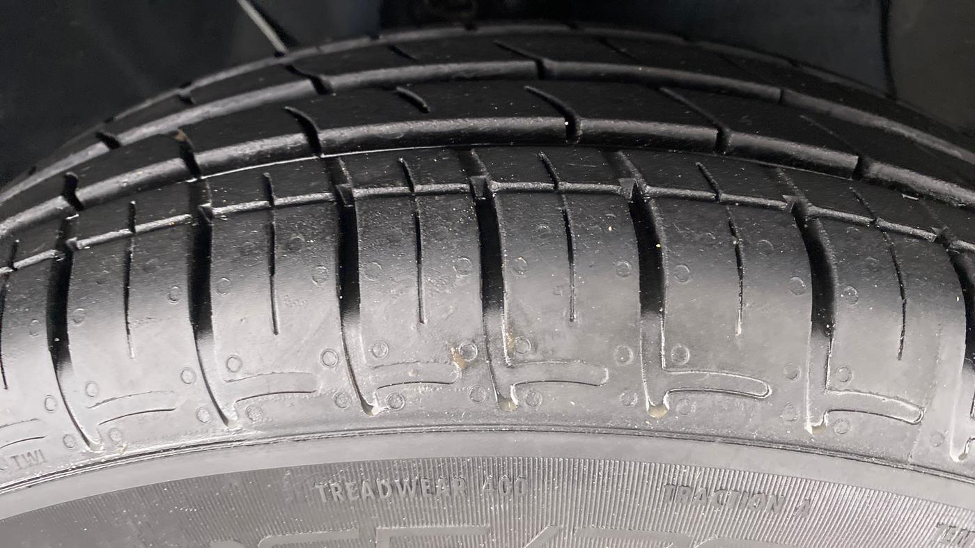 2021 Hyundai GRAND I10 NIOS MAGNA 1.2 MT, Petrol, Manual, 1,815 km, Right Front Tyre Tread