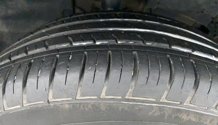 2021 Renault Duster RXZ CVT 1.3 TURBO, Petrol, Automatic, 11,918 km, Right Front Tyre Tread