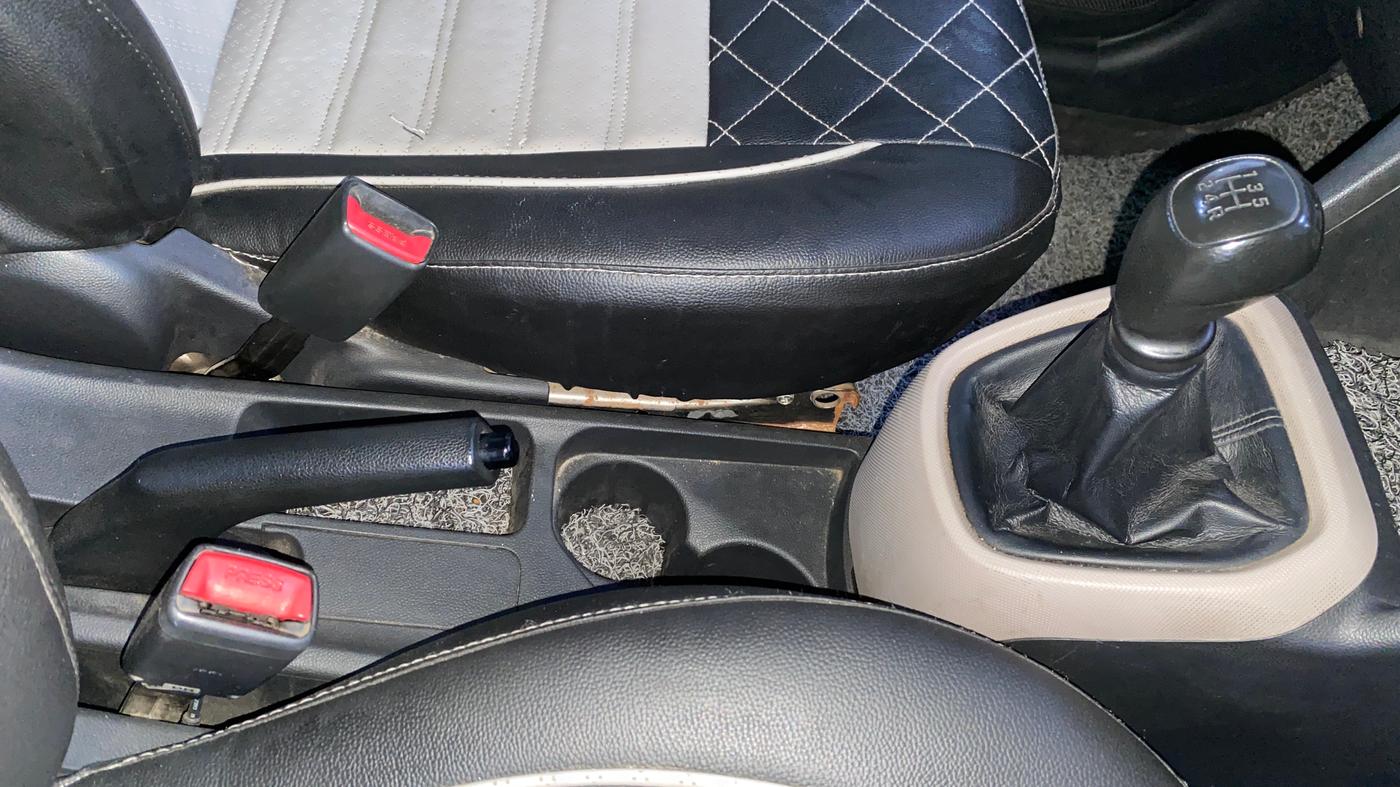 2018 Hyundai Grand i10 MAGNA 1.2 KAPPA VTVT, Petrol, Manual, 1,23,155 km, Gear Lever