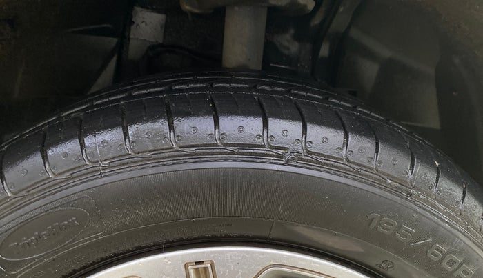 2019 Tata NEXON XZ DIESEL, Diesel, Manual, 62,261 km, Right Front Tyre Tread