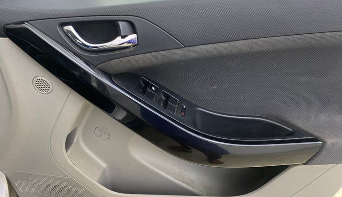 2019 Tata NEXON XZ DIESEL, Diesel, Manual, 62,261 km, Driver Side Door Panels Control