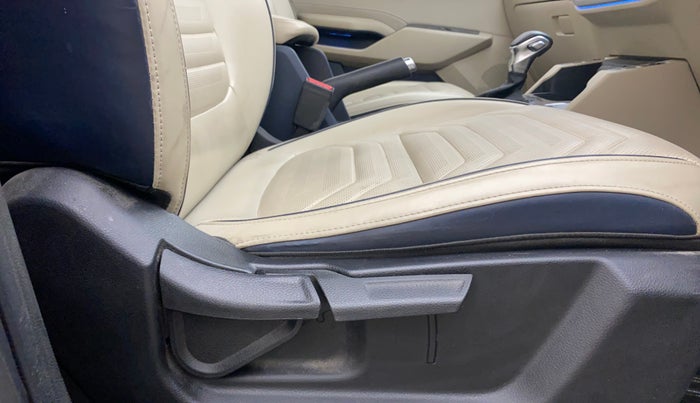 2022 KIA CARENS LUXURY PLUS 1.4 PETROL DCT 7 STR, Petrol, Automatic, 36,336 km, Driver Side Adjustment Panel