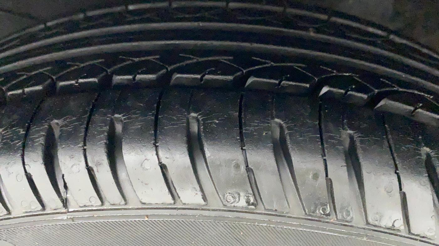 2014 Honda Amaze 1.2L I-VTEC S, Petrol, Manual, 41,700 km, Left Front Tyre Tread