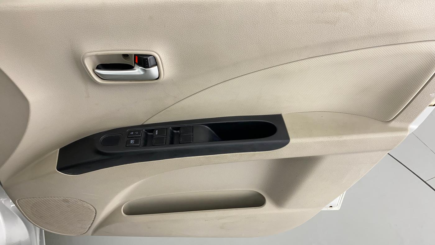 2019 Maruti Celerio VXI d, Petrol, Manual, 27,952 km, Driver Side Door Panels Control