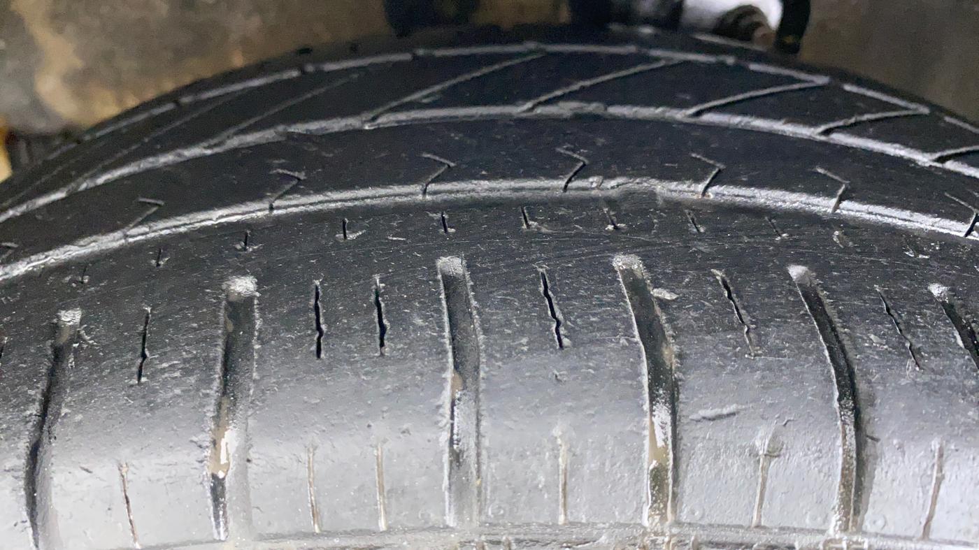 2019 Maruti Celerio VXI d, Petrol, Manual, 27,952 km, Left Front Tyre Tread