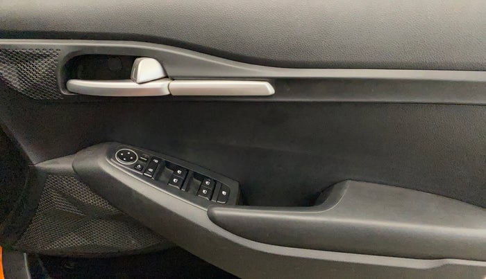 2020 KIA SELTOS HTK PLUS 1.5, Petrol, Manual, 98,426 km, Driver Side Door Panels Control