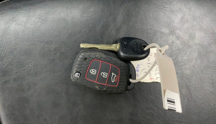 2021 Hyundai VENUE SX 1.0 TURBO IMT, Petrol, Manual, 11,653 km, Key Close Up