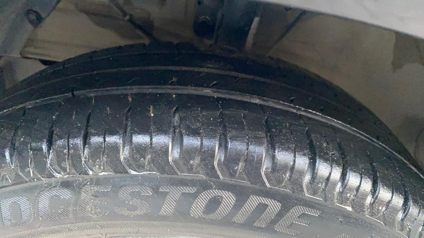 2024 Maruti Swift ZXI PLUS, Petrol, Manual, 31,305 km, Left Front Tyre Tread