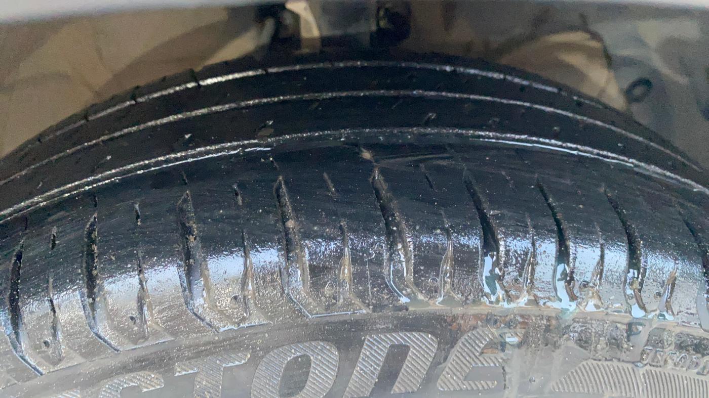 2024 Maruti Swift ZXI PLUS, Petrol, Manual, 31,305 km, Right Front Tyre Tread