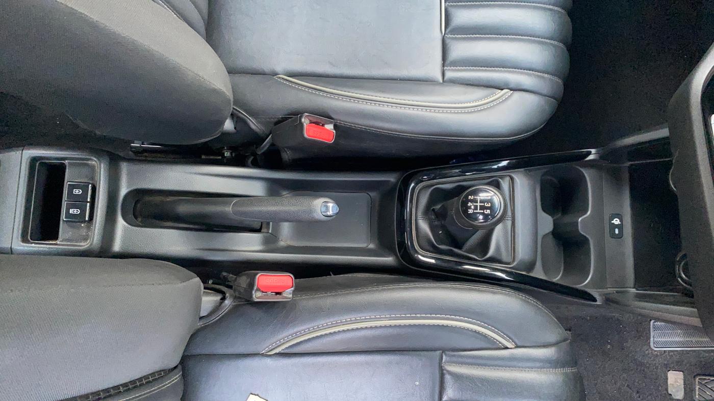 2024 Maruti Swift ZXI PLUS, Petrol, Manual, 31,305 km, Gear Lever