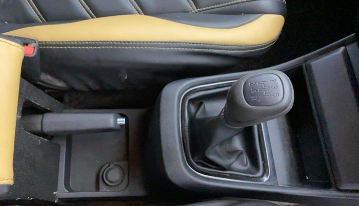 2024 Tata PUNCH PURE MT, Petrol, Manual, 45,924 km, Gear Lever